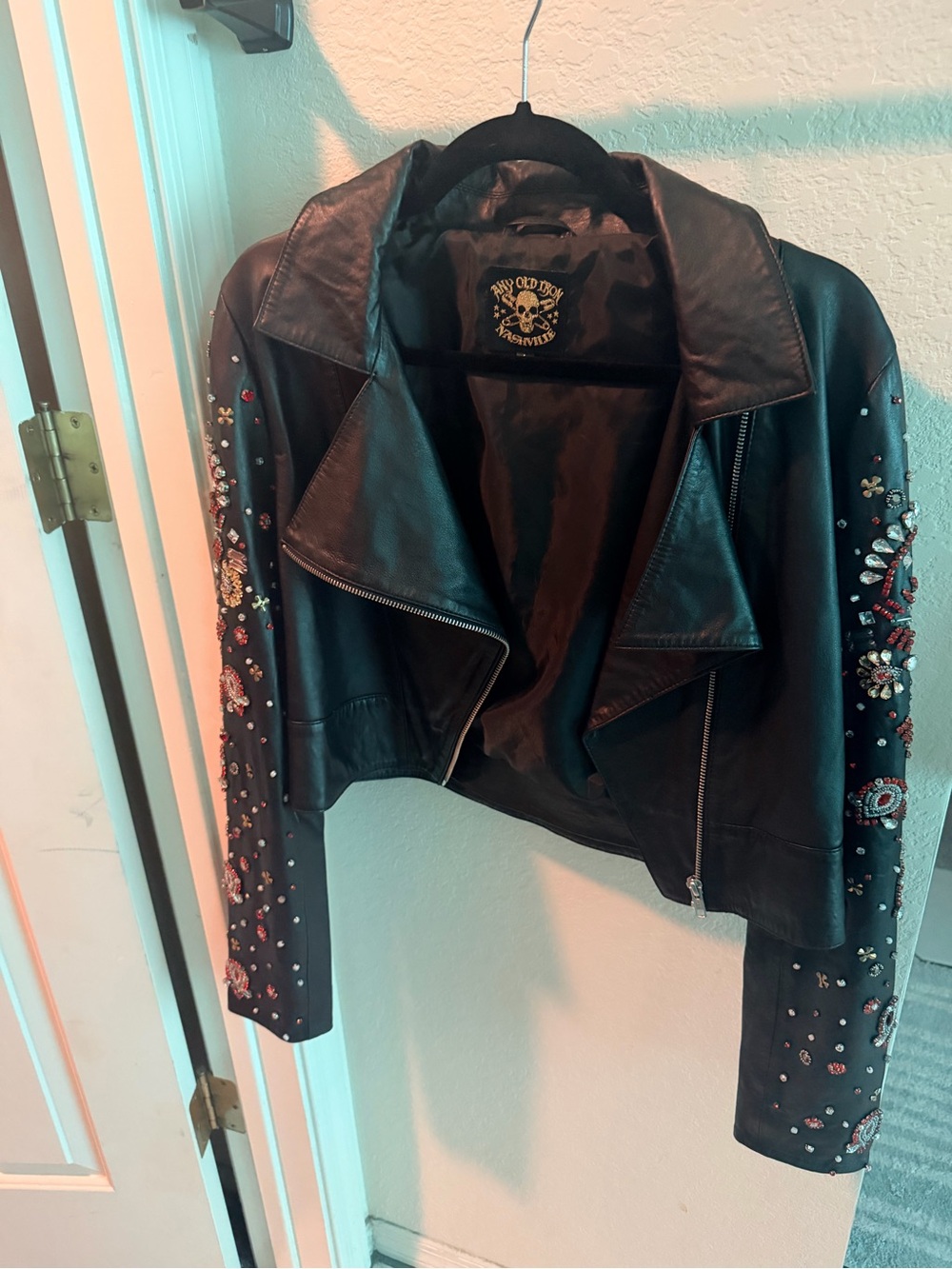 NWOT Any Old Iron Women's Black Beaded Leather Jacket Large, Cropped - Picture 4 of 6